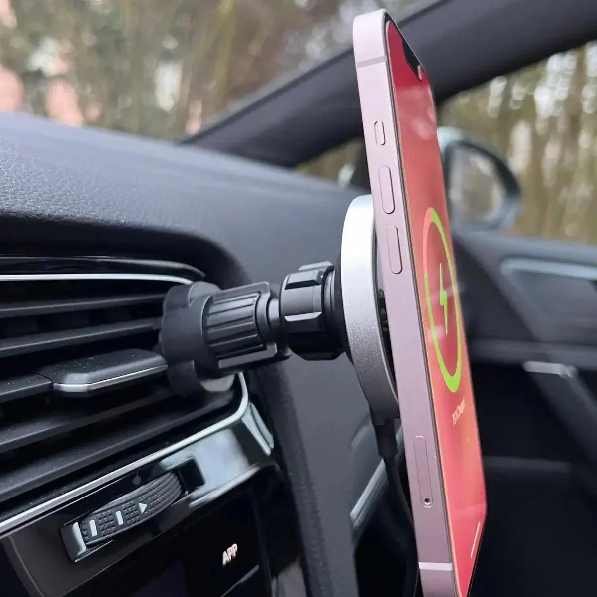MAGNETIC CAR CHARGER & PHONE HOLDER