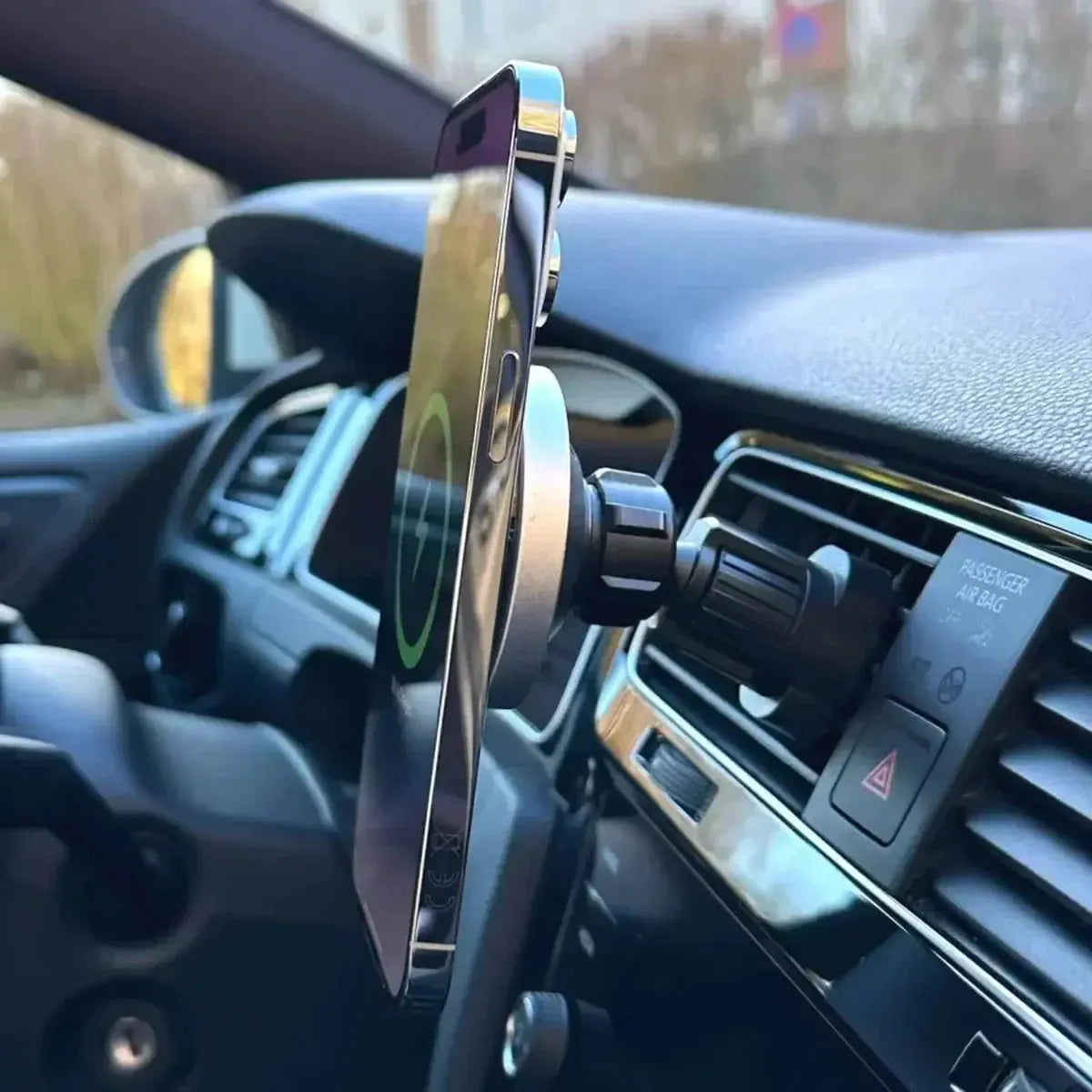 MAGNETIC CAR CHARGER & PHONE HOLDER